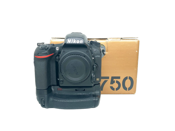 Nikon D750 + Grip Patona  Come nuova